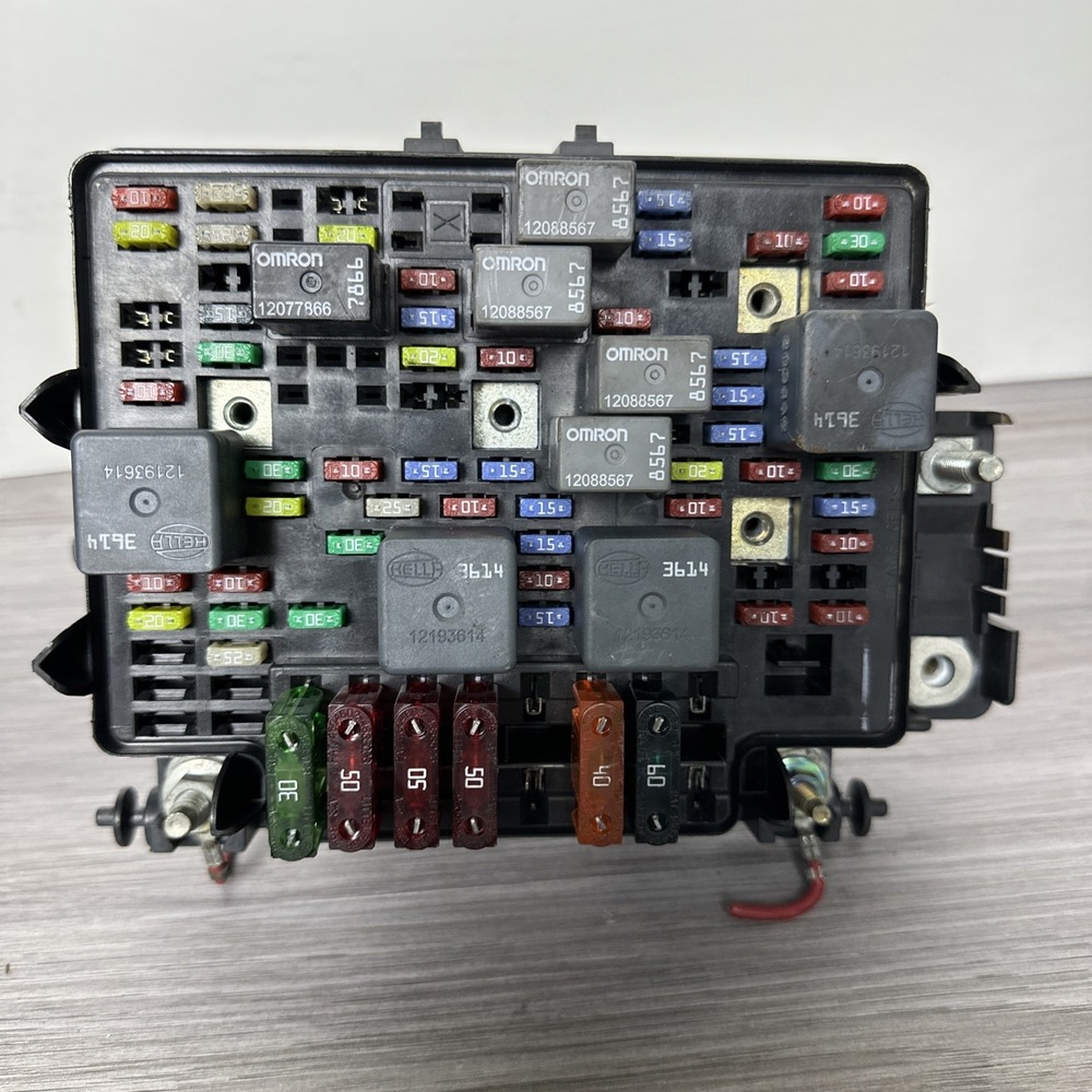 12193645 2000 2001‎ 2002 Silverado 1500 Suburban Tahoe Junction Relay Fuse Box